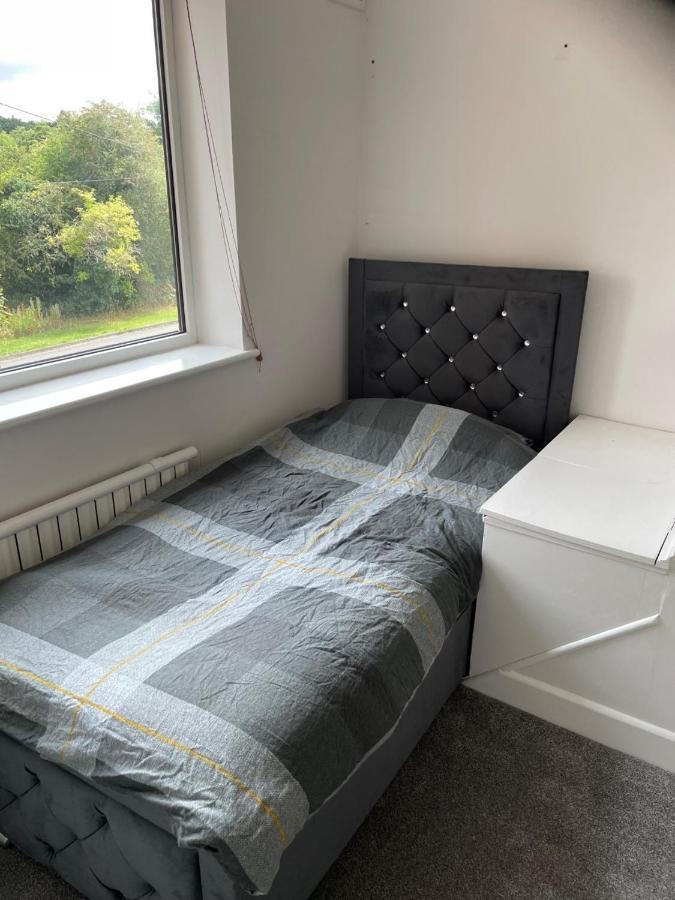 5 Bed House, 32 Tutbury Avenue, Cannon Park, Coventry, Cv4 7Bj Vila Exterior foto