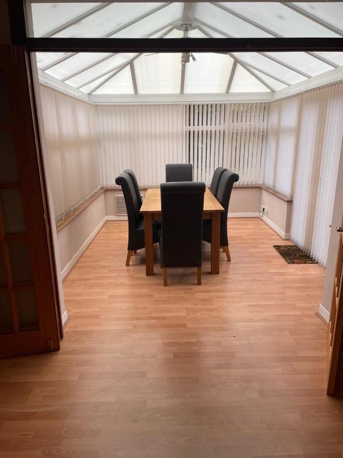 5 Bed House, 32 Tutbury Avenue, Cannon Park, Coventry, Cv4 7Bj Vila Exterior foto
