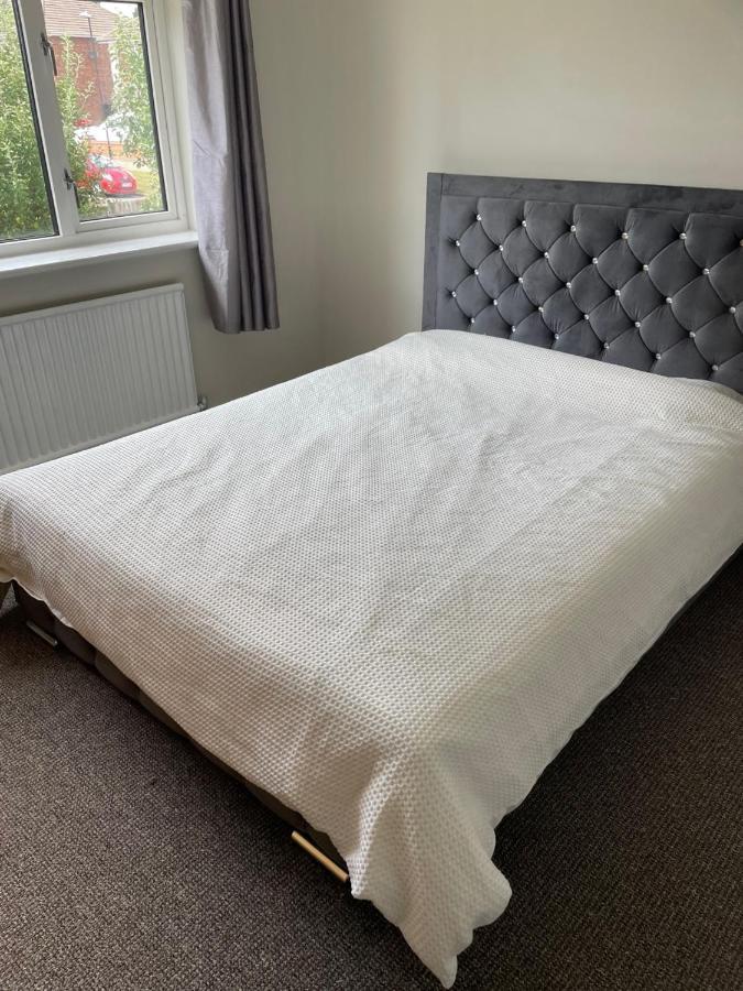 5 Bed House, 32 Tutbury Avenue, Cannon Park, Coventry, Cv4 7Bj Vila Exterior foto
